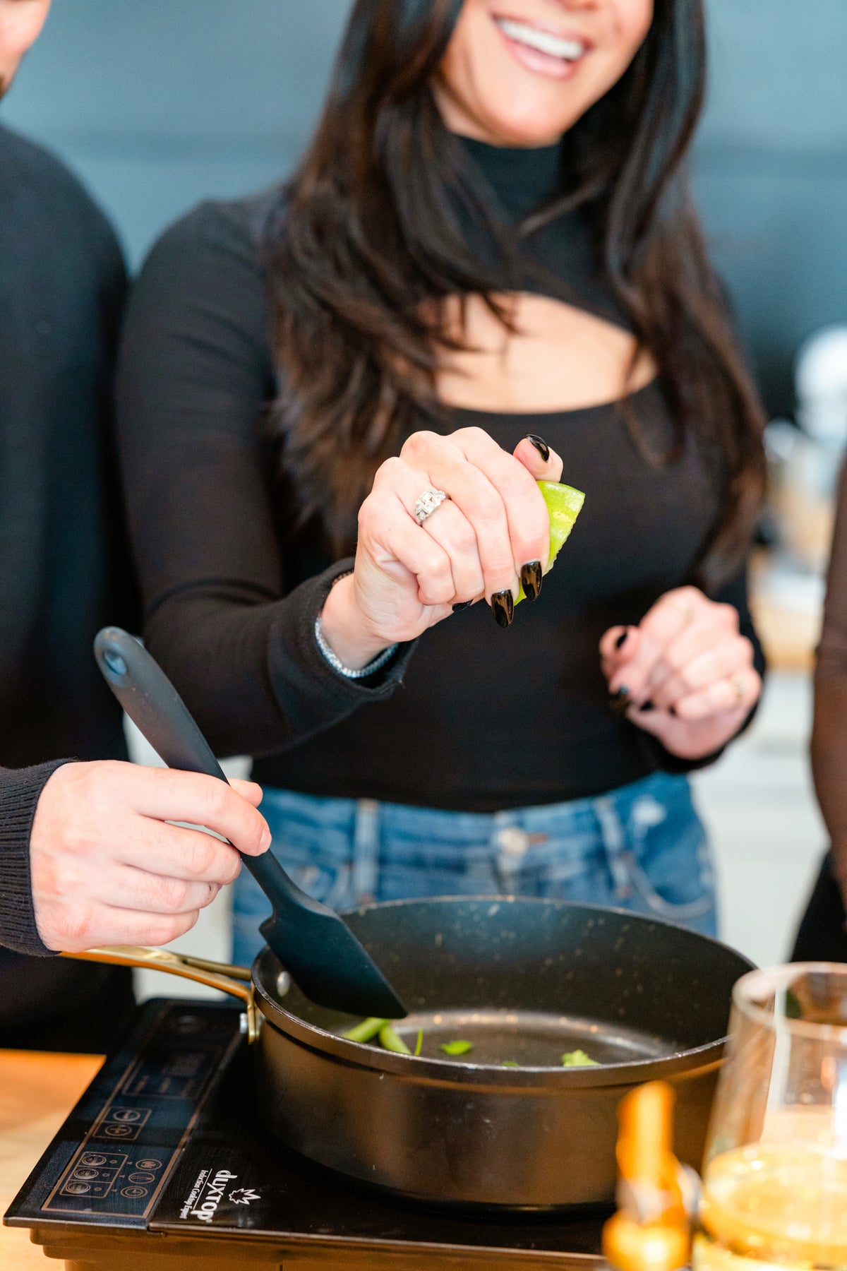 POUR &amp; PLATE FRIENDSGIVING